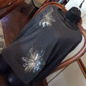 👀💞Nice shiny decorated top💞